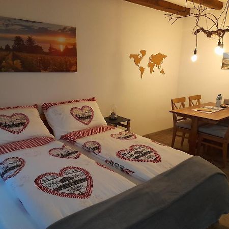 Studio Chez Un Vigneron Au Village Au 2Eme Etage Sans Ascenseur Villeneuve Kültér fotó